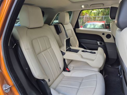 Used 2019 Land Rover Range Rover Sport Supercharged AWD/4WD image 15