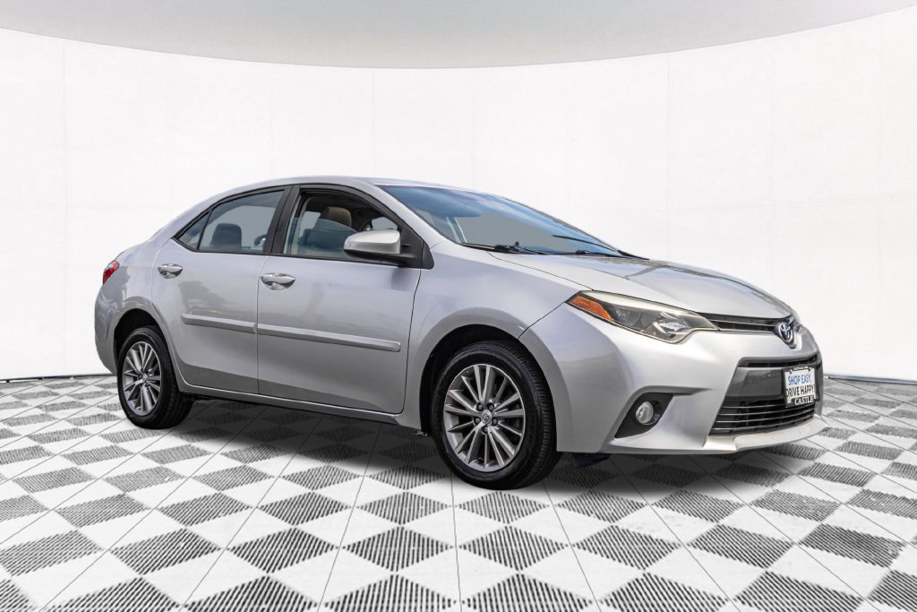 Used 2015 Toyota Corolla LE FWD image 12