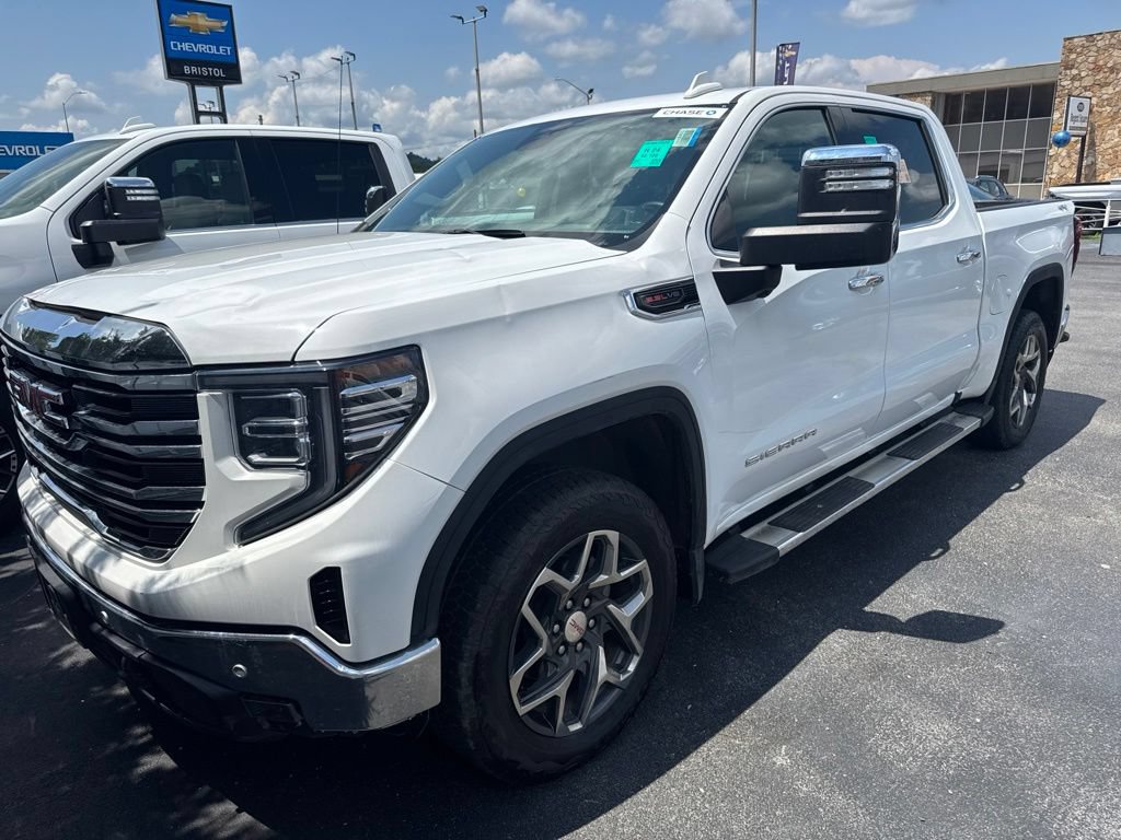 Used 2026 GMC Sierra 1500 SLT w/ SLT Premium Package AWD/4WD image 1