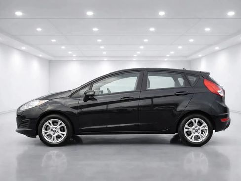 Used 2015 Ford Fiesta SE FWD image 2