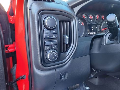 Used 2022 Chevrolet Silverado 1500 Custom image 23
