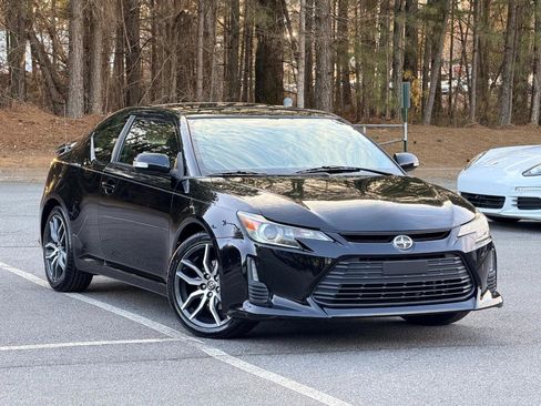 Used 2016 Scion tC image 3