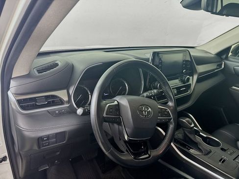 Used 2020 Toyota Highlander XLE FWD image 10
