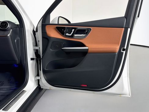 Used 2026 Mercedes-Benz GLC 300 image 24