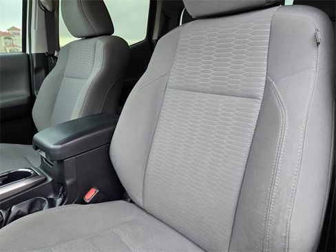 Used 2018 Toyota Tacoma SR5 image 13