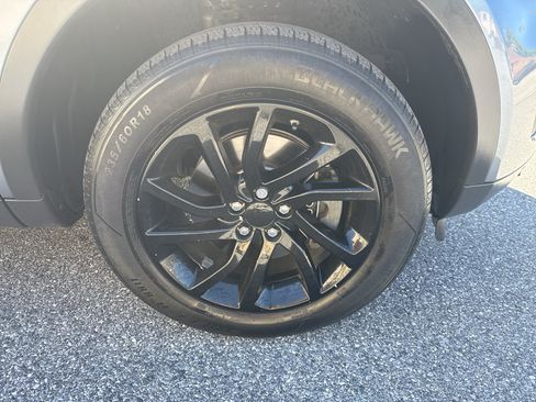 Used 2018 Land Rover Discovery Sport HSE AWD/4WD image 32
