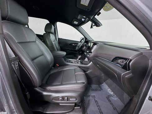 Used 2023 Chevrolet Traverse RS FWD image 30