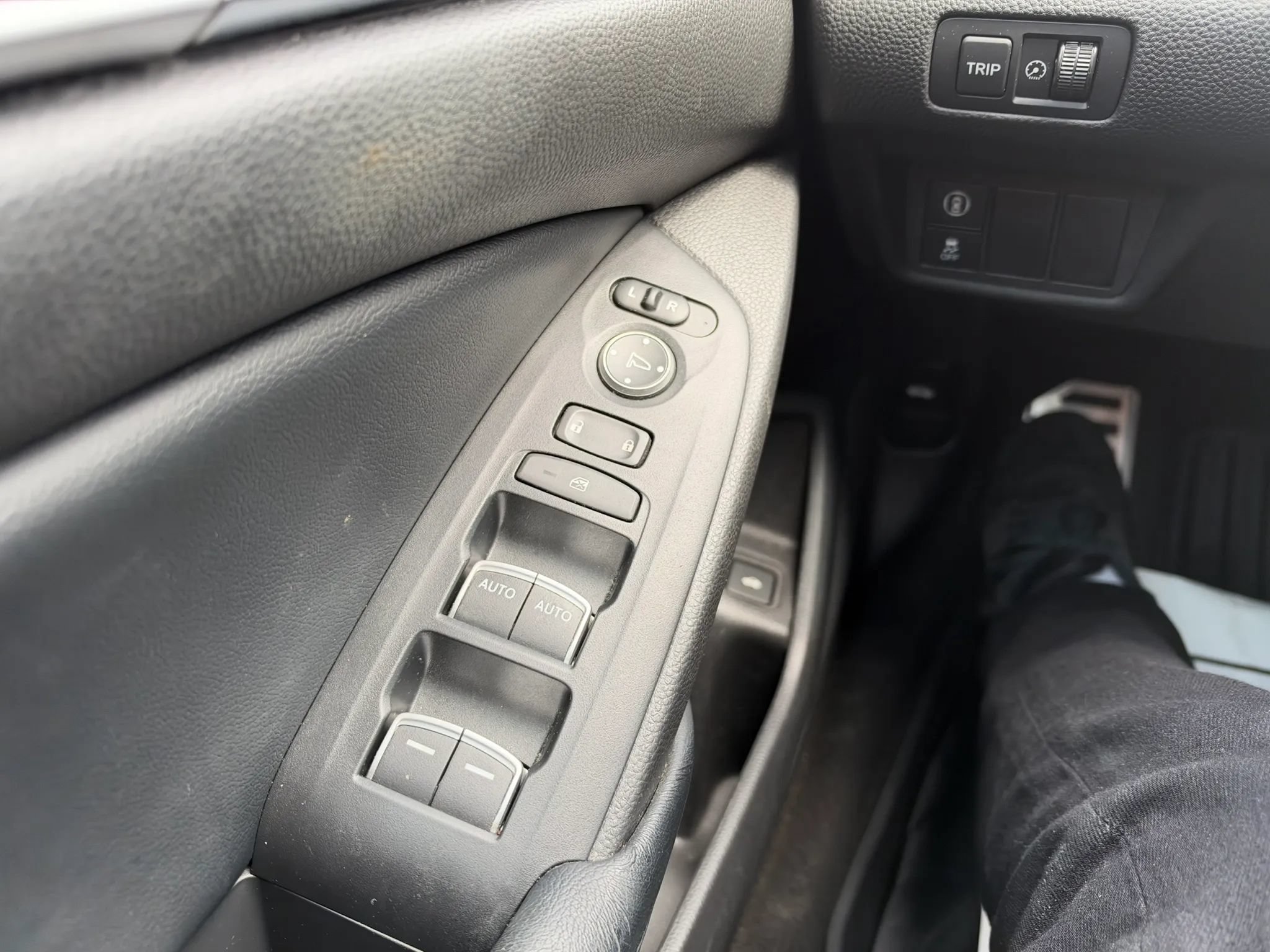 Used 2018 Honda Accord Sport image 16