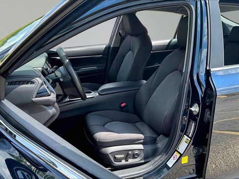Used 2019 Toyota Camry LE FWD image 22