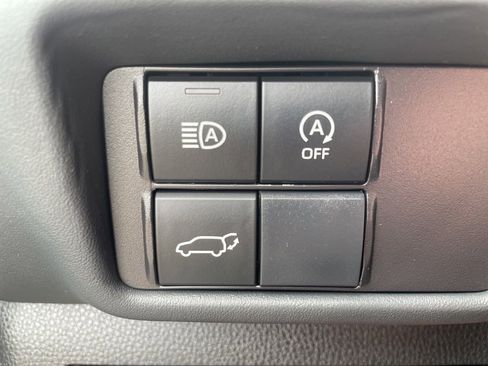 Used 2024 Toyota Highlander XLE AWD/4WD image 24