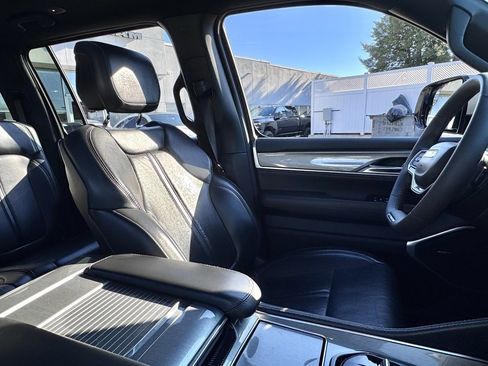 Used 2022 Jeep Wagoneer Series I image 22