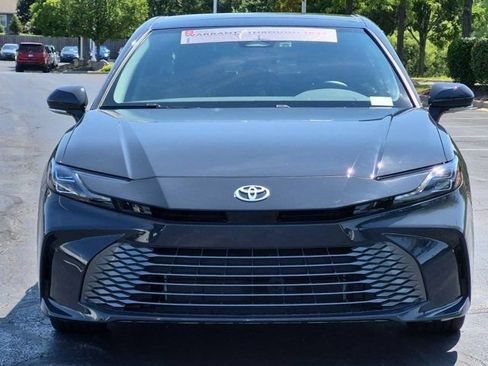 Certified 2025 Toyota Camry XLE FWD image 4