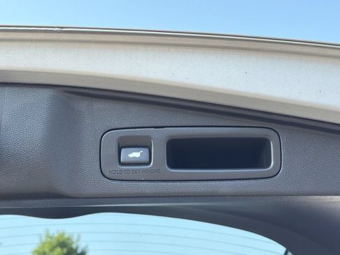 Used 2020 Honda CR-V Touring image 15