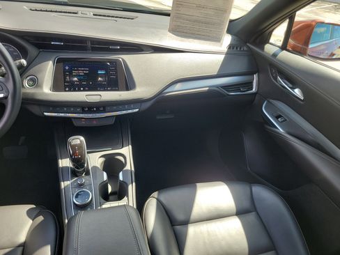 Used 2021 Cadillac XT4 Premium Luxury image 18