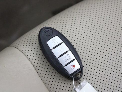 Used 2015 Nissan Rogue SL FWD image 28