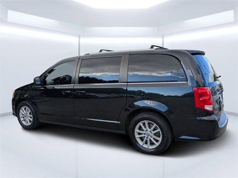 Used 2020 Dodge Grand Caravan SXT image 5
