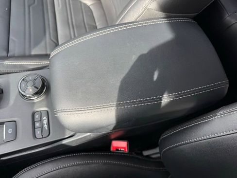 Used 2024 Ford Ranger Lariat w/ FX4 Off-Road Package image 17