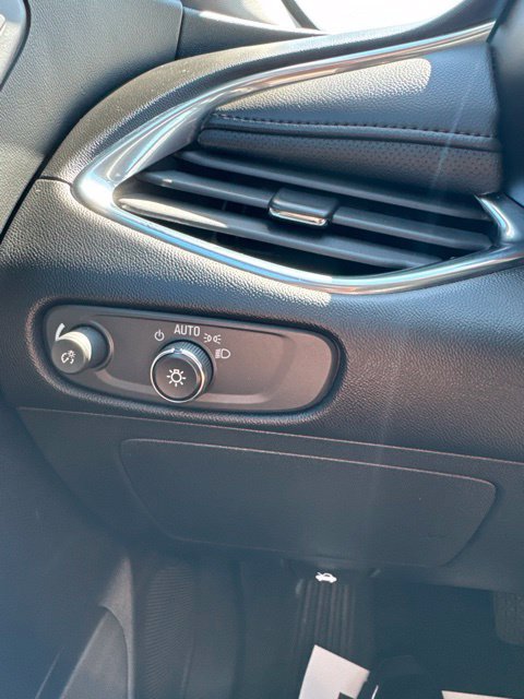 Used 2022 Chevrolet Malibu Premier FWD image 18