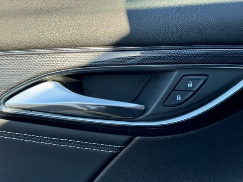 Used 2023 Buick Envision Preferred image 18