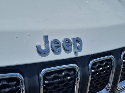 Used 2024 Jeep Compass Latitude AWD/4WD image 7