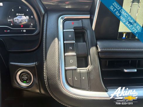 Used 2022 GMC Yukon XL SLT w/ SLT Premium Package image 29