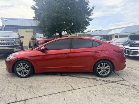 Used 2017 Hyundai Elantra SE FWD image 9