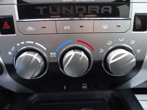 Used 2017 Toyota Tundra 4x4 CrewMax w/ SR5 & TRD Pkgs image 29