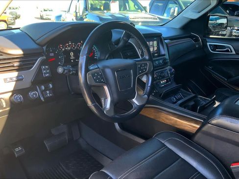 Used 2019 GMC Yukon XL Denali w/ Open Road Package image 17