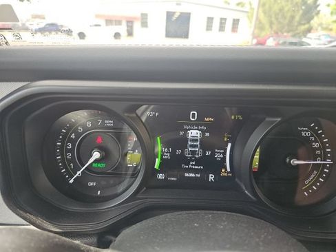 Used 2024 Jeep Wrangler Unlimited Sahara AWD/4WD image 12