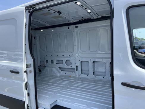 New 2026 Ford Transit 250 148 Medium Roof RWD image 22