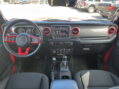Used 2021 Jeep Wrangler Unlimited Sahara w/ Uconnect 4C Nav & Sound Group AWD/4WD image 14