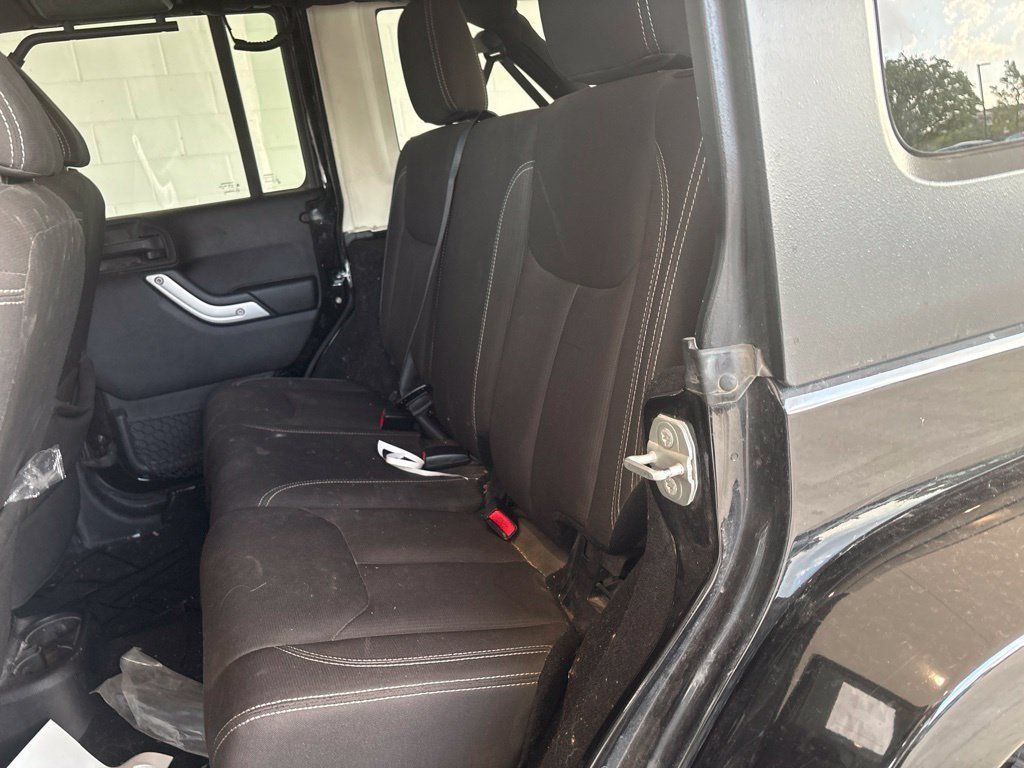 Used 2016 Jeep Wrangler Unlimited Sahara w/ Trailer Tow Group AWD/4WD image 8