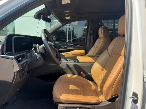 Used 2023 Cadillac Escalade Sport AWD/4WD image 3