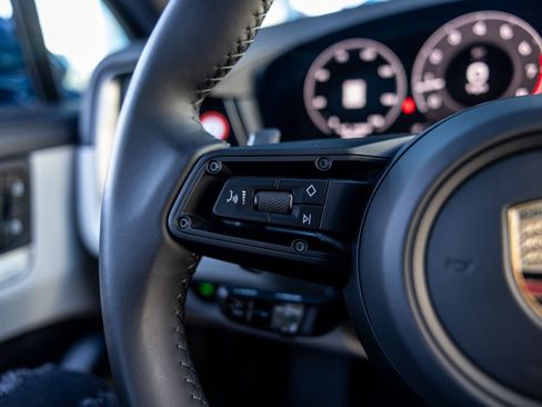 New 2025 Porsche Cayenne Coupe image 30