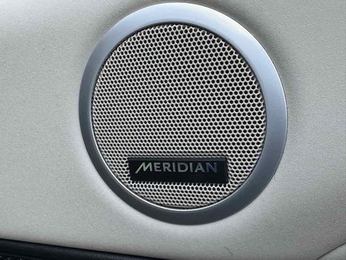 Used 2018 Land Rover Discovery SE image 28