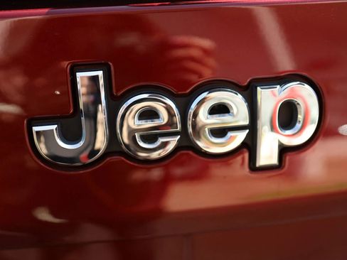 Used 2020 Jeep Cherokee Limited image 36