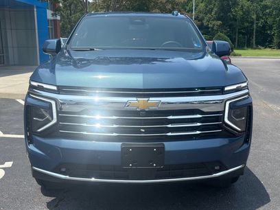New 2026 Chevrolet Suburban LT w/ Comfort Package