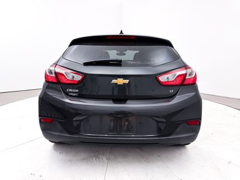 Used 2018 Chevrolet Cruze LT image 13