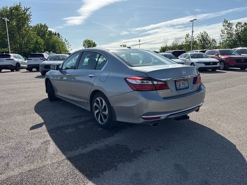 Used 2017 Honda Accord EX-L image 9