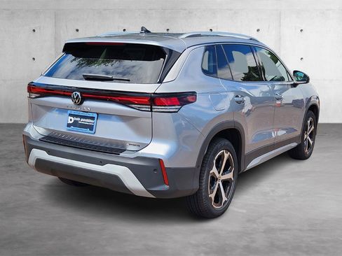 New 2025 Volkswagen Tiguan SE image 25