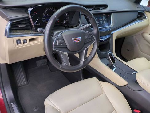 Used 2018 Cadillac XT5 FWD image 12