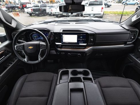 Used 2024 Chevrolet Silverado 3500 LT image 28