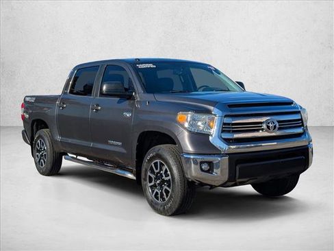 Used 2017 Toyota Tundra SR5 image 3