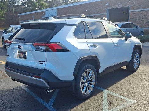 New 2025 Toyota RAV4 Limited image 18