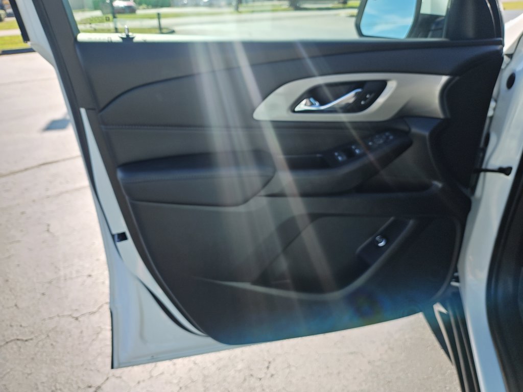 Used 2023 Chevrolet Traverse LT w/ LPO, Floor Liner Package AWD/4WD image 14