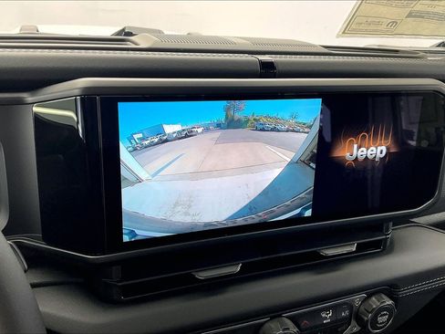 New 2026 Jeep Wrangler Unlimited Rubicon image 13