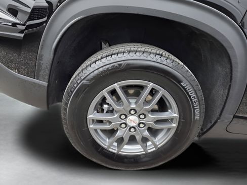 Used 2025 GMC Acadia Elevation image 17