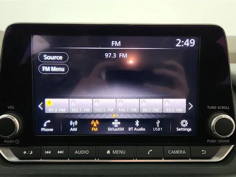 Used 2023 Nissan Rogue SV image 28