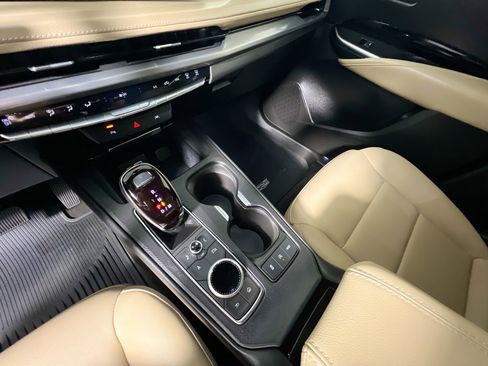 Used 2024 Cadillac XT4 Luxury image 26