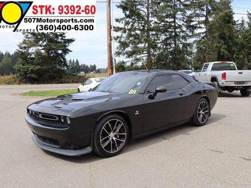 Used 2015 Dodge Challenger R/T Scat Pack w/ Leather Interior Group RWD image 2